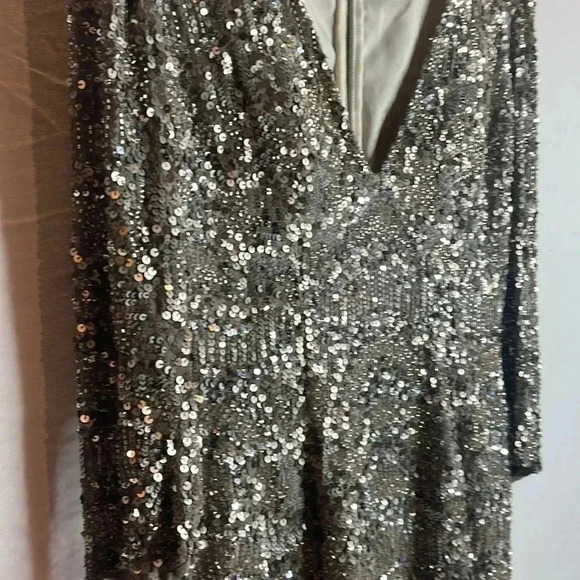 Vintage Scala, silver sequin cocktail dress. Size 6. - Picture 4 of 7